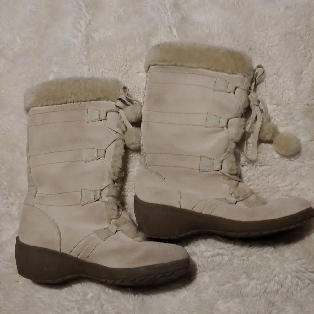 Sporto womens cream lace up suede water boots 9